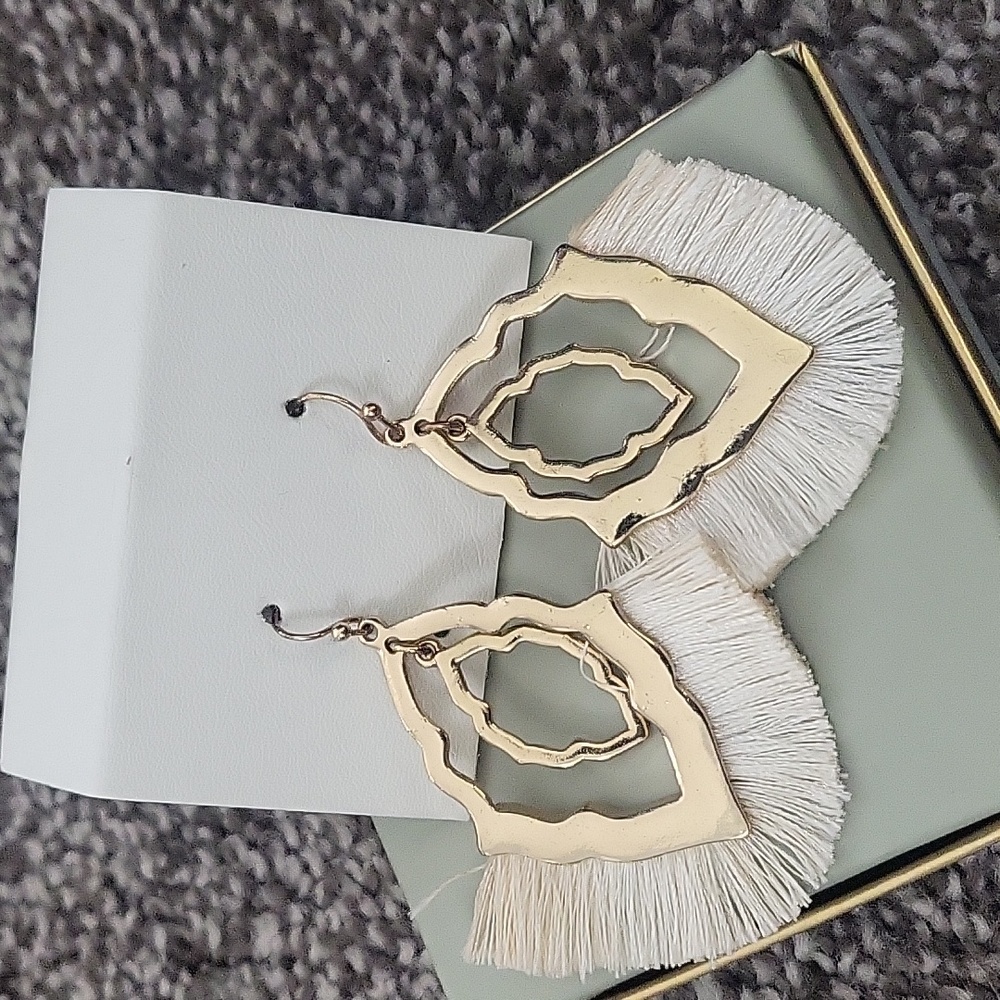 Dangle earrings